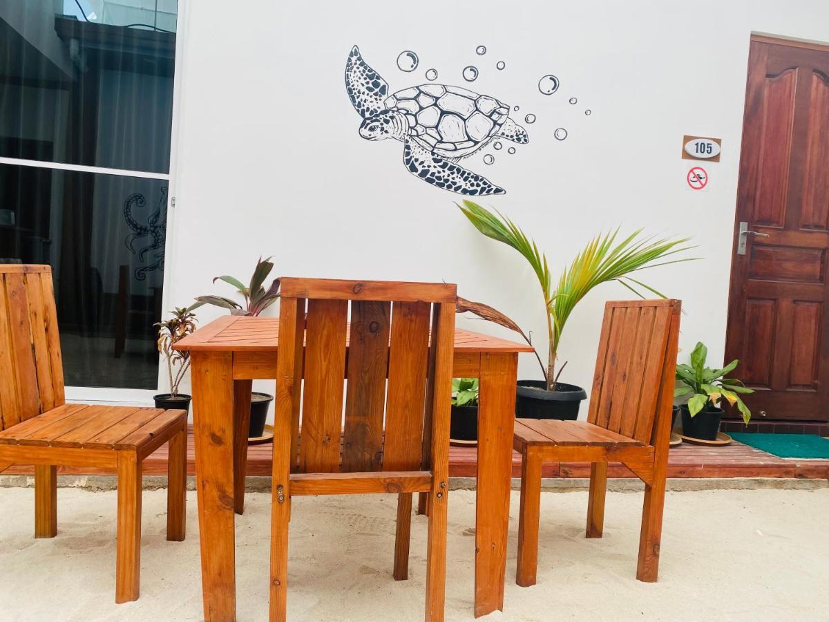 Pelican Beach Maafushi Exterior photo
