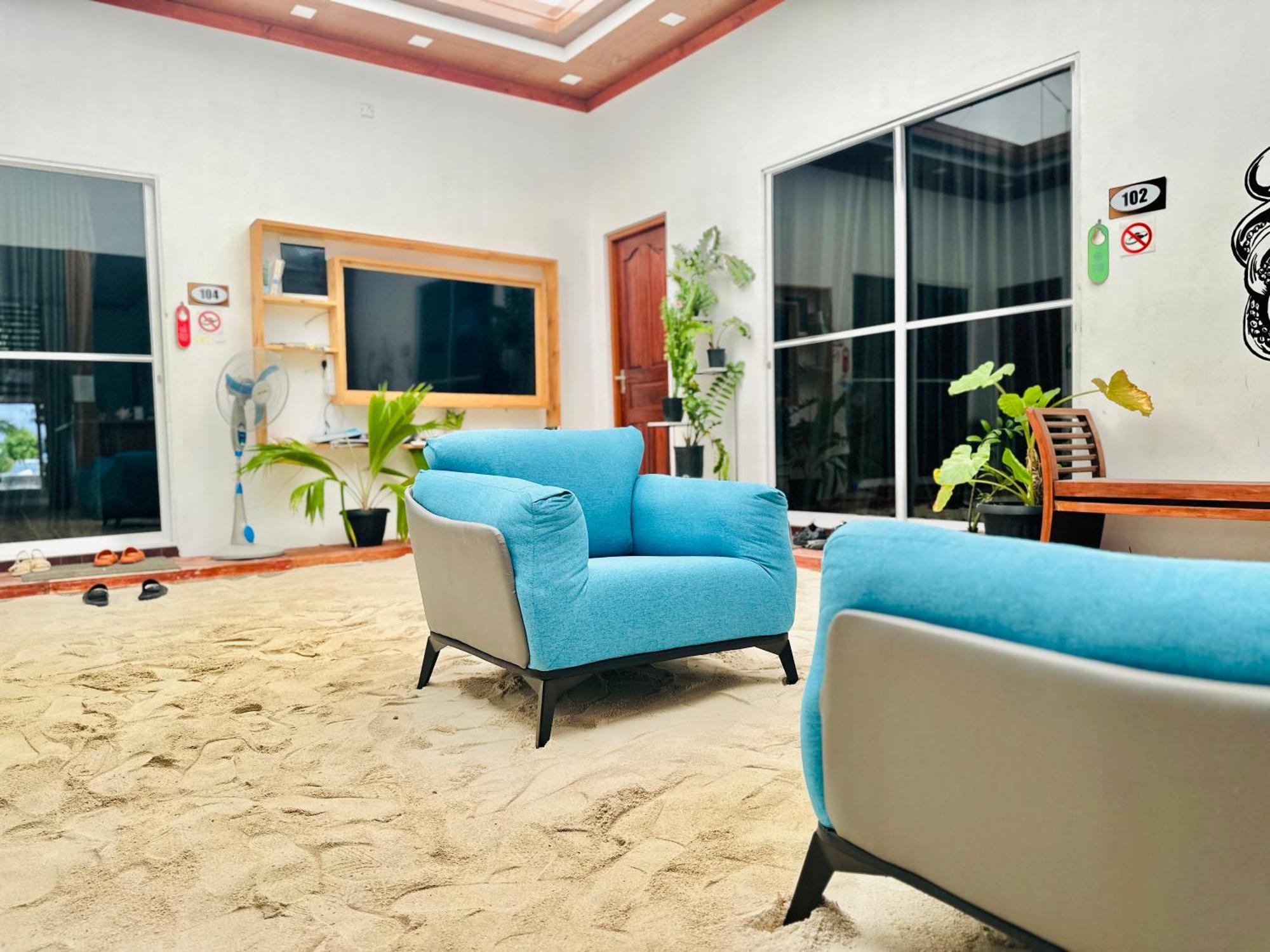 Pelican Beach Maafushi Exterior photo